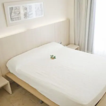 Advise Reina Aparthotel 4*