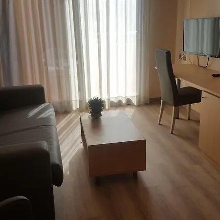 Aparthotel Advise Reina 4*
