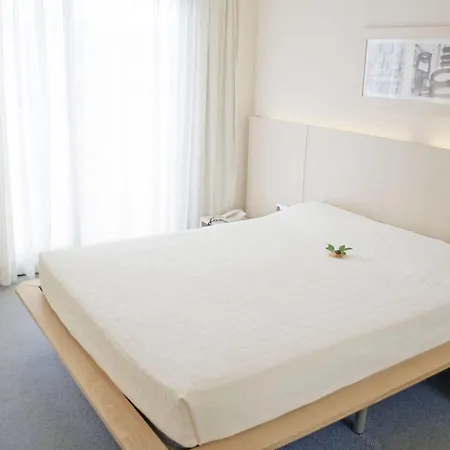 Apartahotel Advise Reina Vera