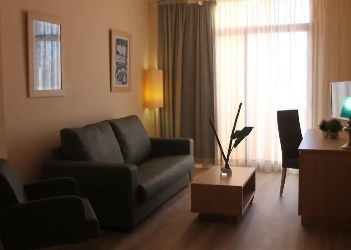 Advise Reina Ξενοδοχείο με διαμερίσματα