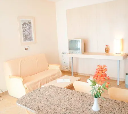 Aparthotel Advise Reina 4*