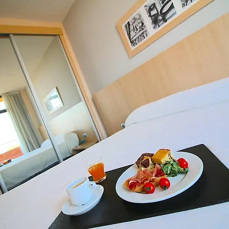 Advise Reina Aparthotel 4*